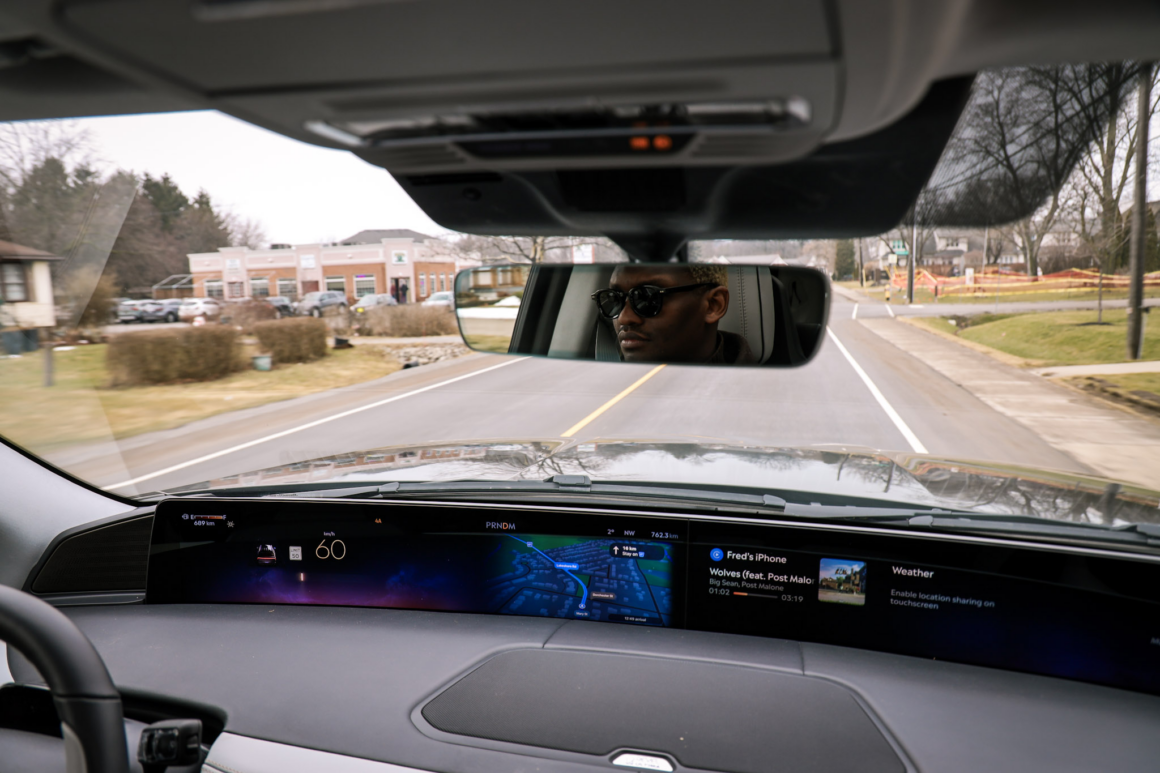 Lincoln Navigator Black Label interior panoramic display and rear view mirror from inside car
