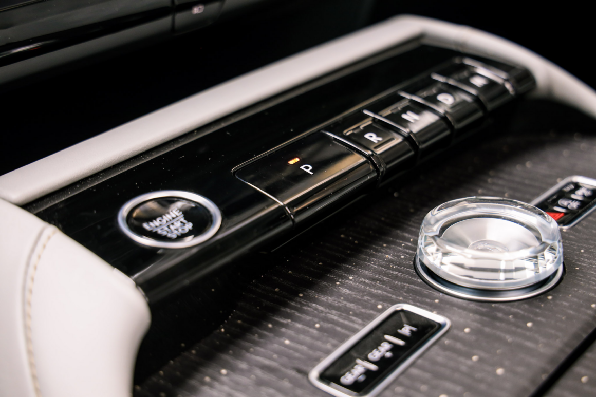 Interior wood trim in the Navigator black label