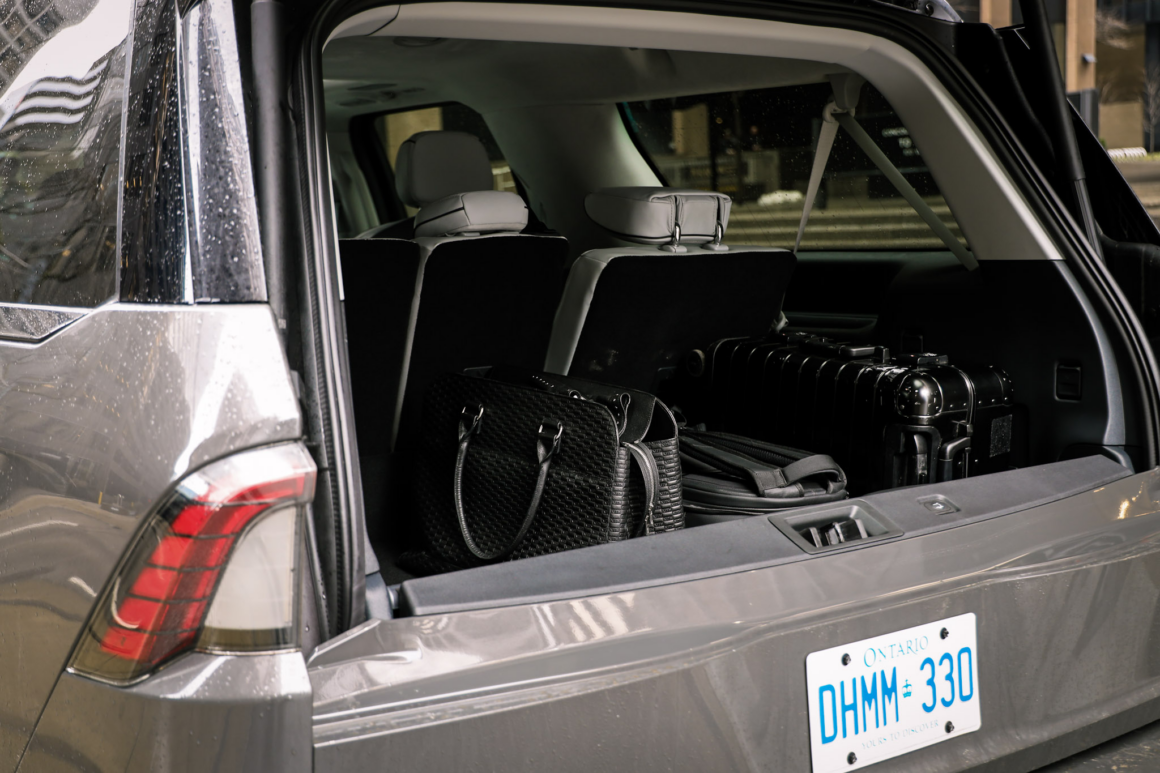 Hatch door of the Lincoln navigator 2026 black label with tailgate up